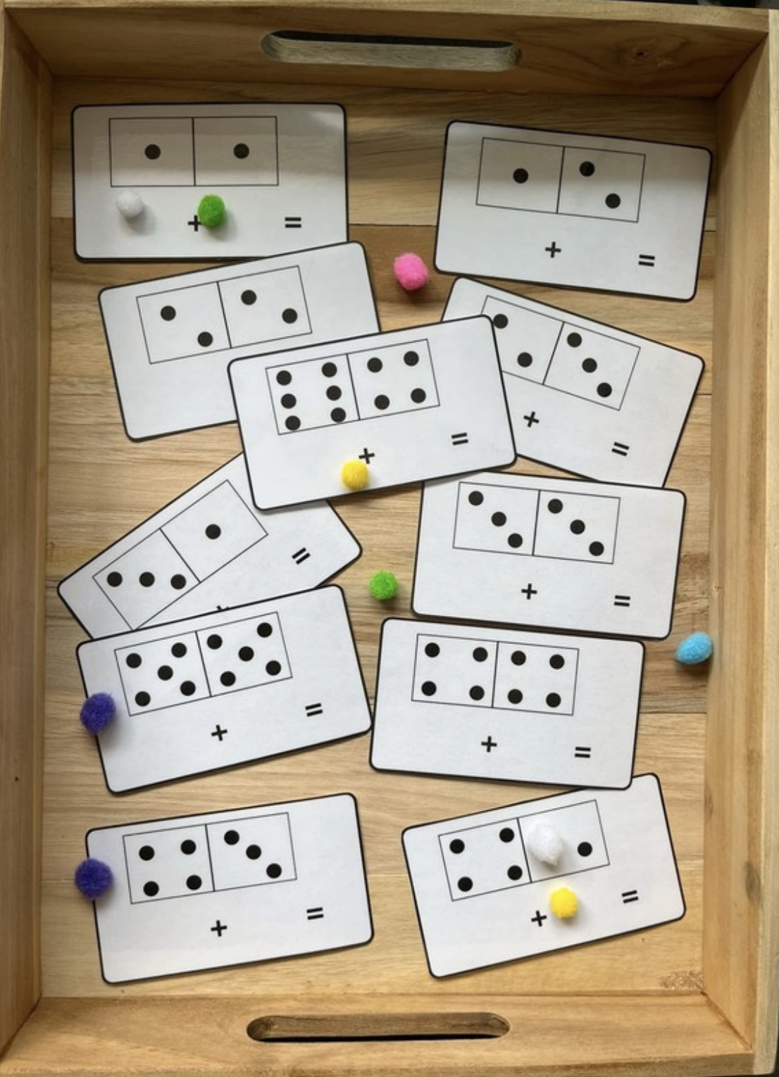 Dominos avec pompons